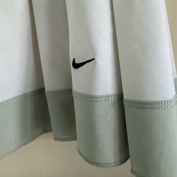 Nike White Tennis Skirt, Size XL - Picture 2 of 5